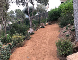 Jardí a Torrent 02 Begur, Jardins Arnau