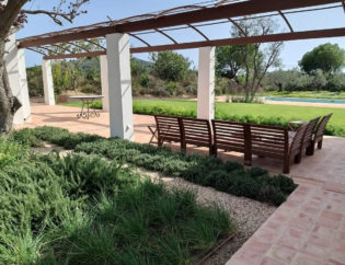 Jardí a Tamariu, Jardins Arnau